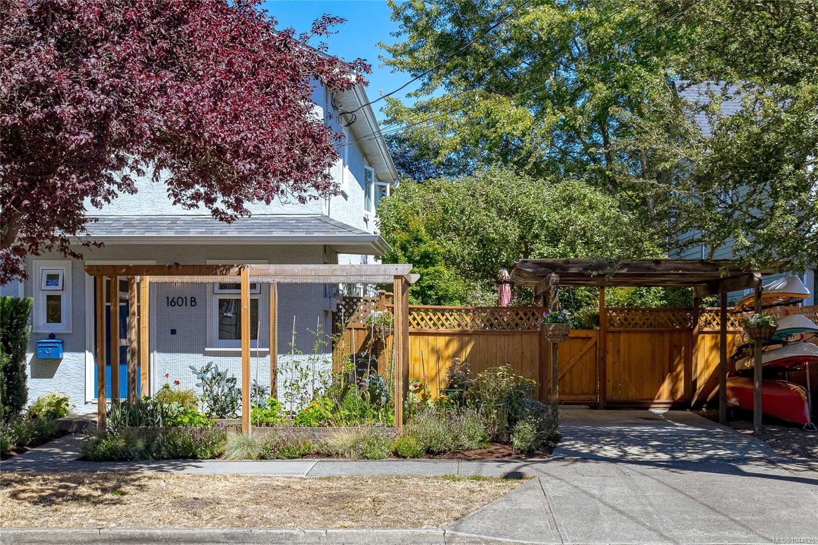 #B-1601 Haultain St, Victoria, BC - Outdoor