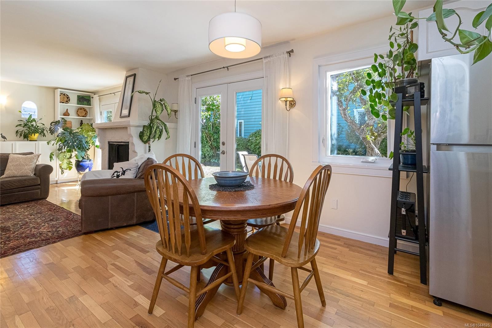 #B-1601 Haultain St, Victoria, BC - Indoor Photo Showing Dining Room