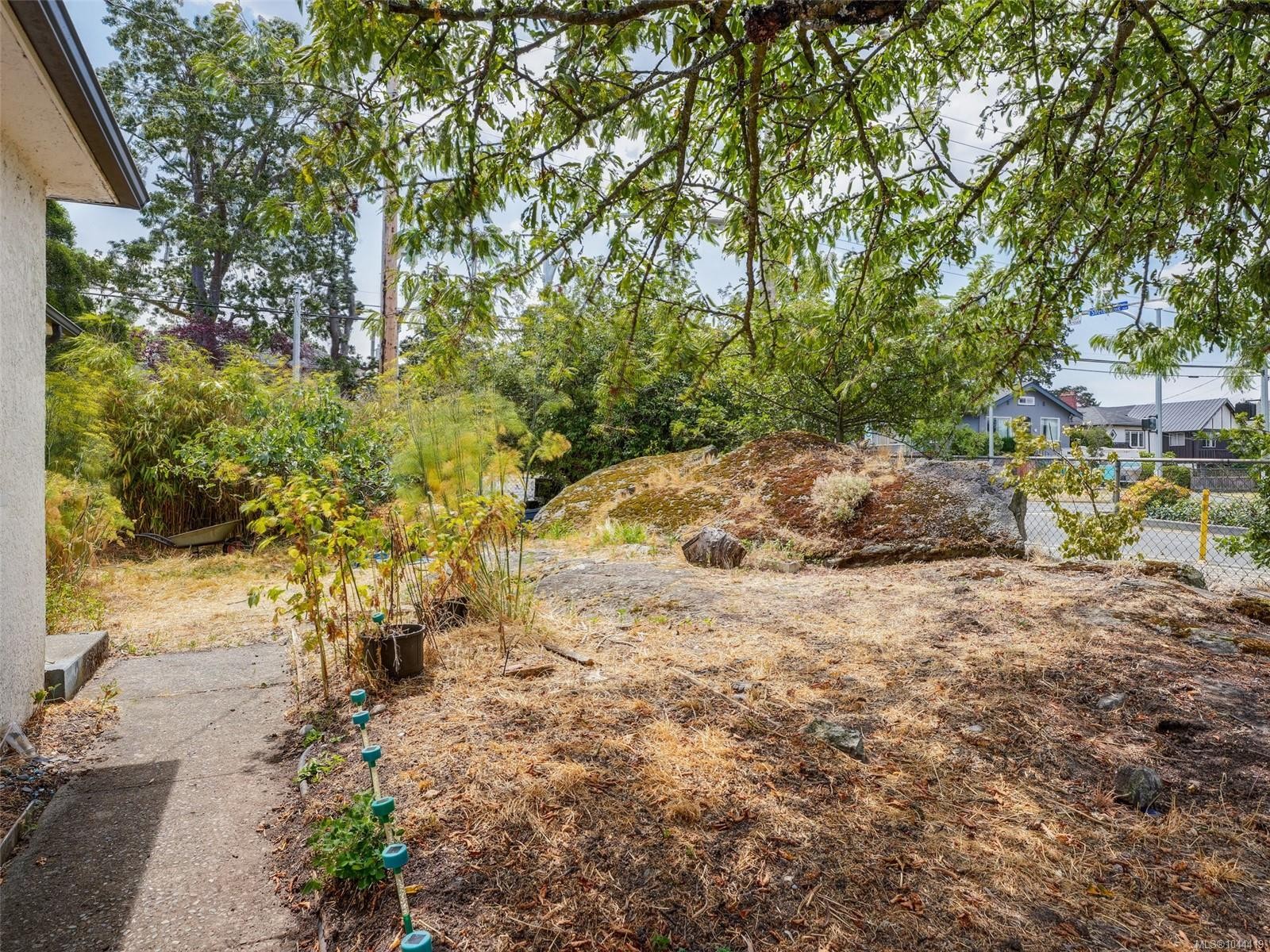 2607 Shelbourne St, Victoria, BC