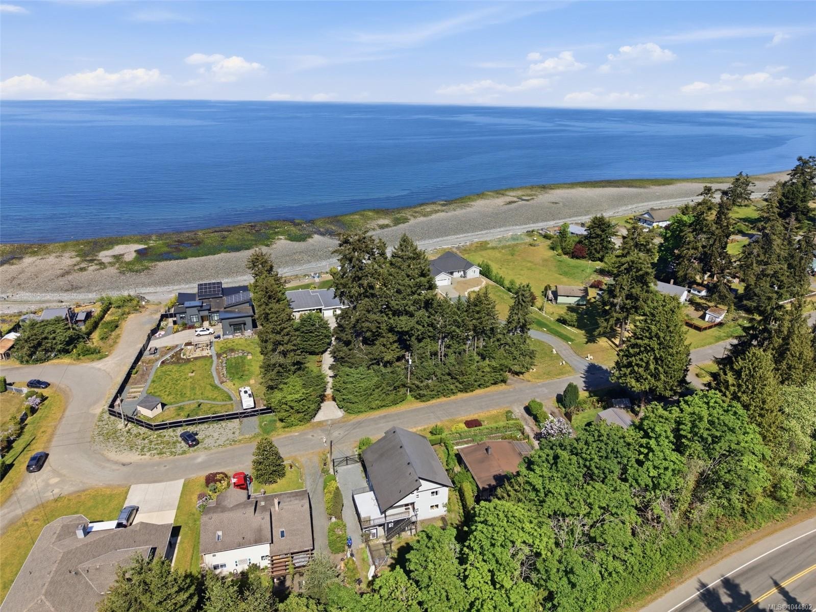 3970 Bovanis Rd, Bowser, BC