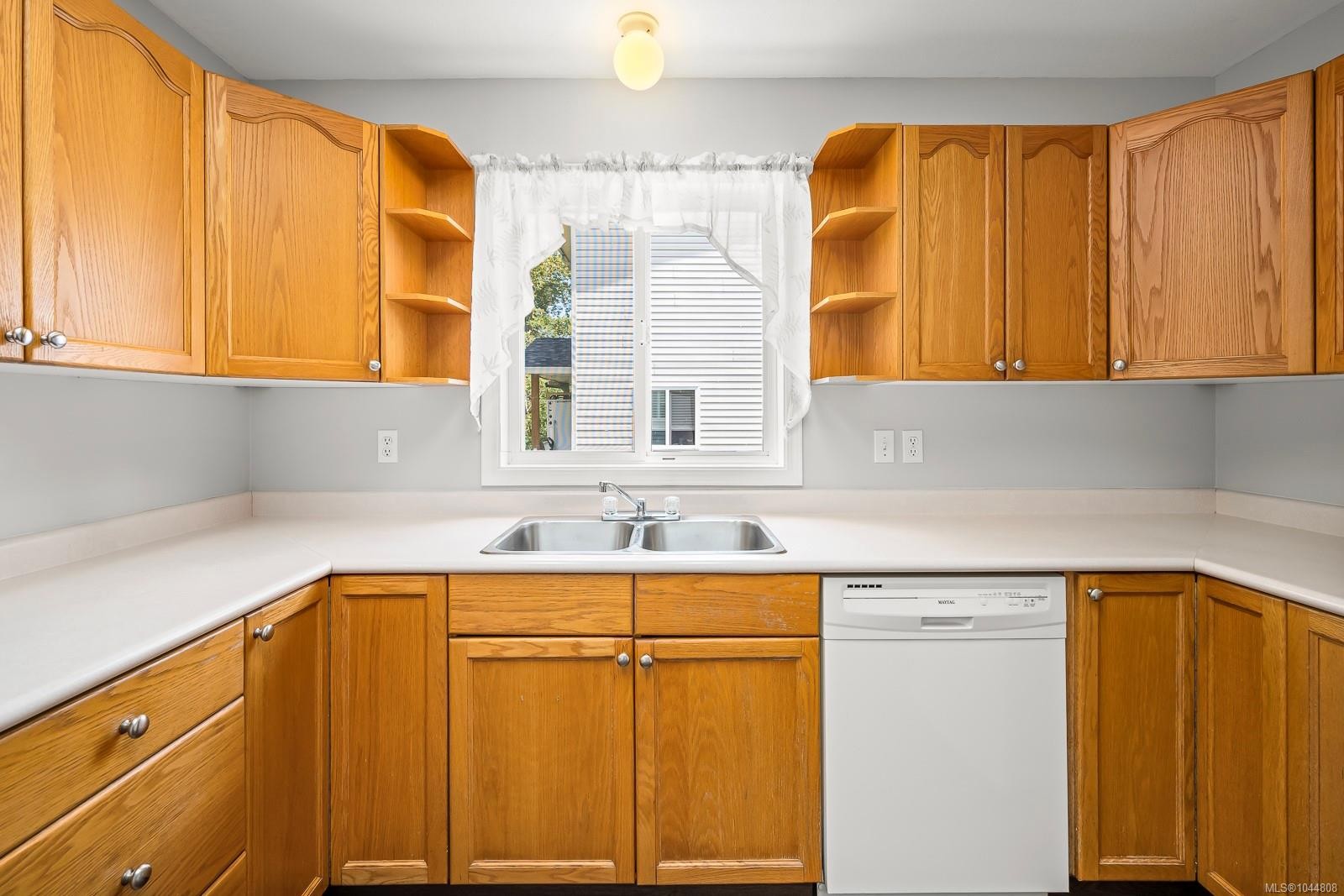 #B-2221 Embleton Cres, Courtenay, BC - Indoor Photo Showing Kitchen With Double Sink