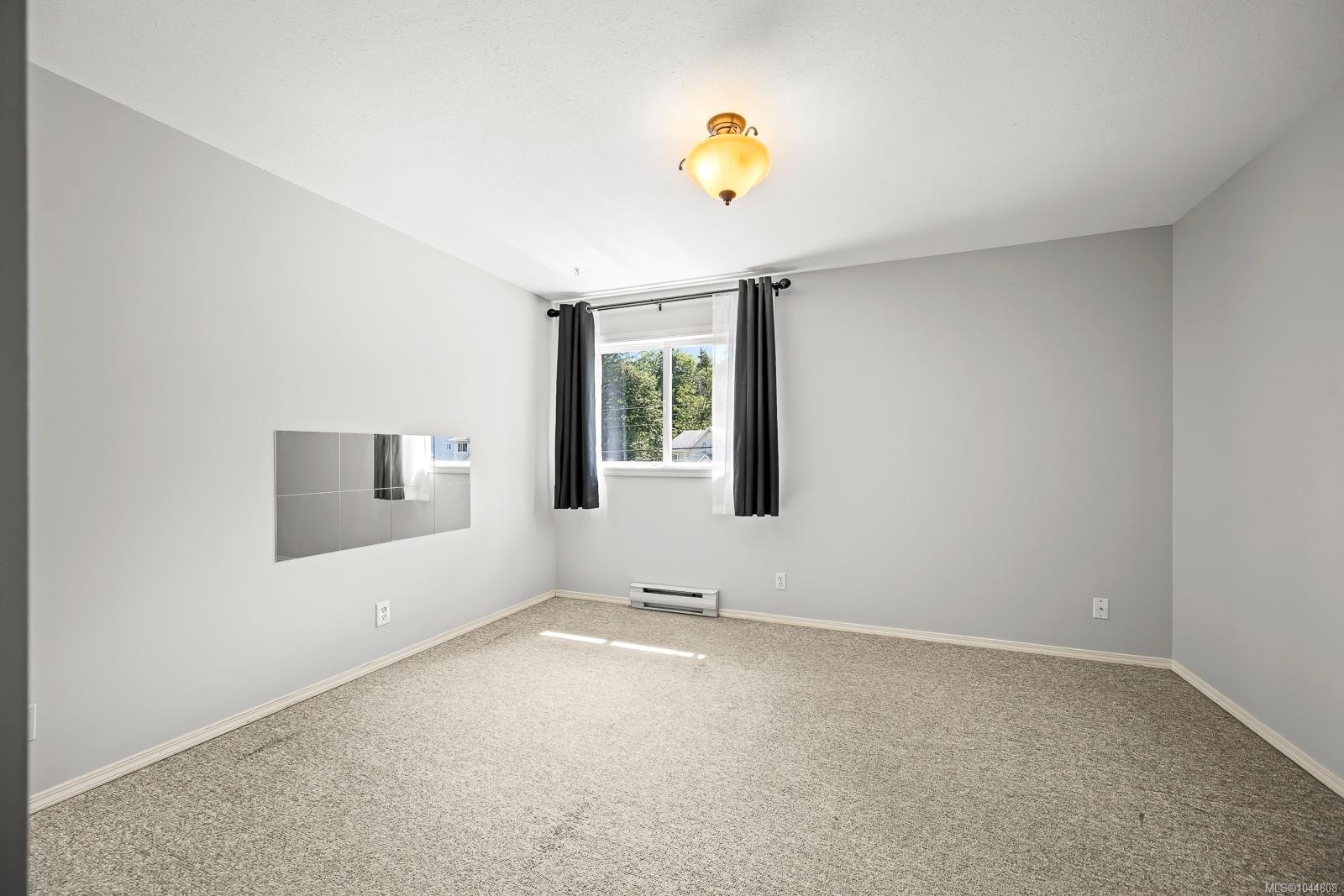 #B-2221 Embleton Cres, Courtenay, BC - Indoor Photo Showing Other Room