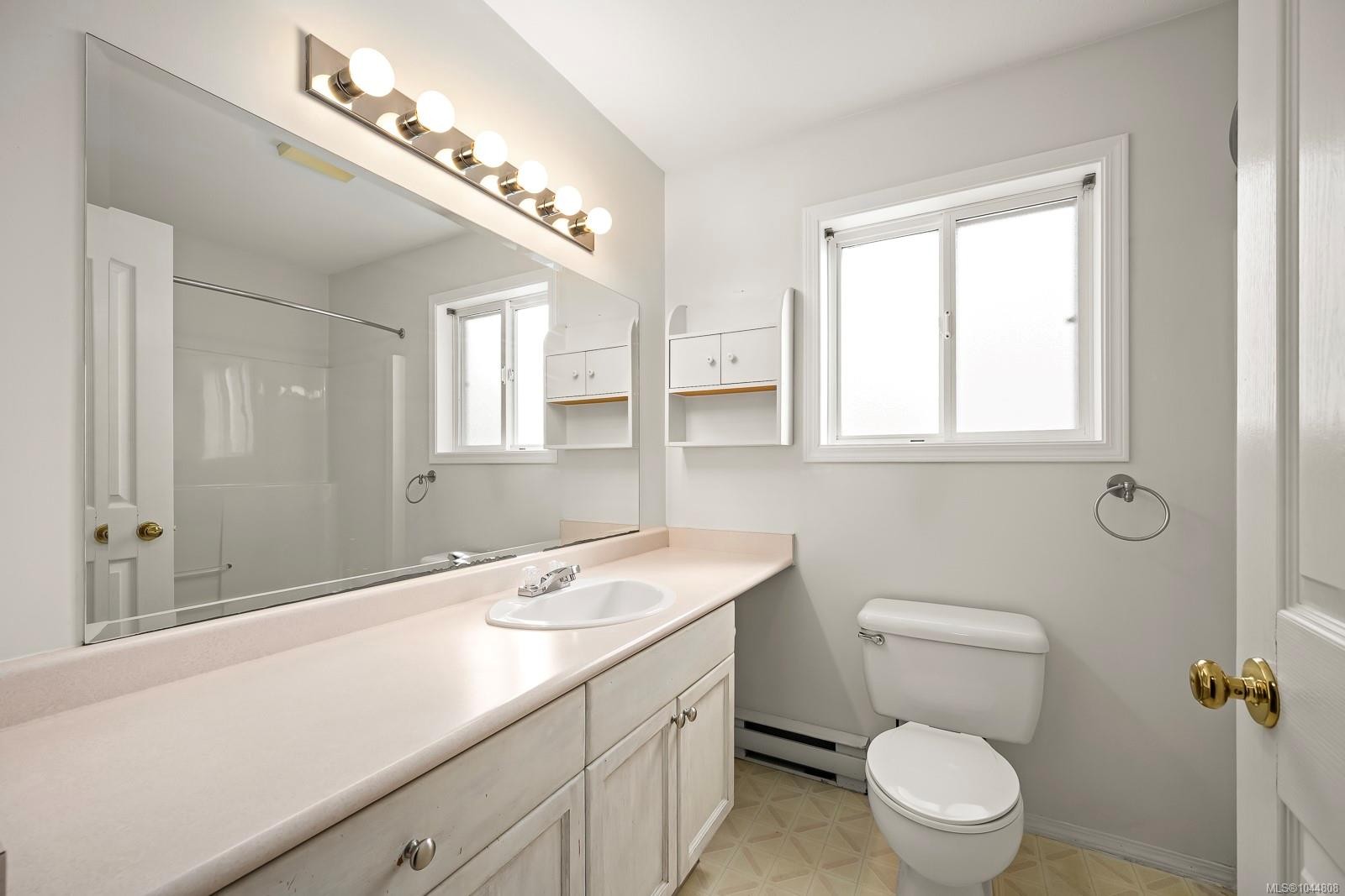 #B-2221 Embleton Cres, Courtenay, BC - Indoor Photo Showing Bathroom
