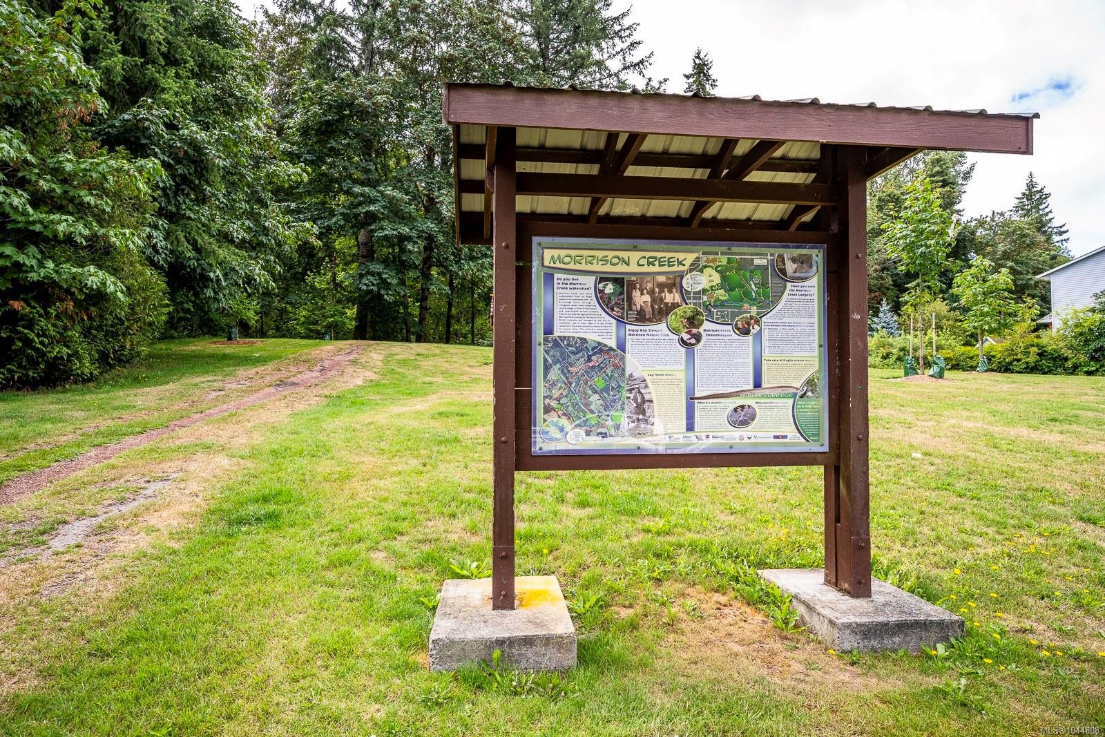 #B-2221 Embleton Cres, Courtenay, BC - Outdoor