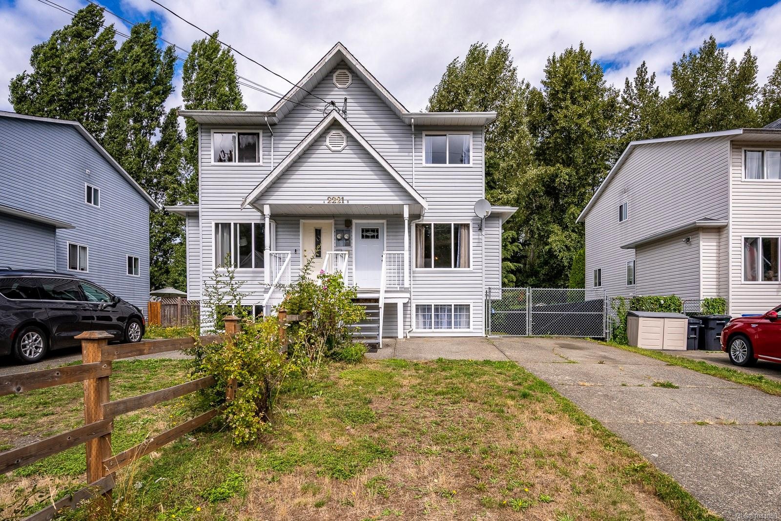 #B-2221 Embleton Cres, Courtenay, BC - Outdoor With Facade