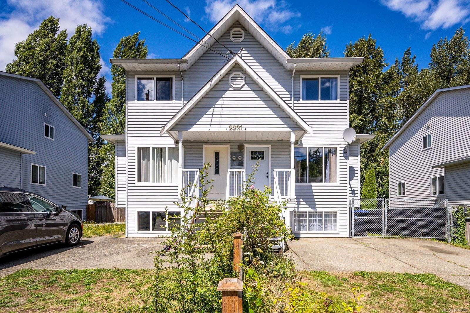 #B-2221 Embleton Cres, Courtenay, BC - Outdoor With Facade