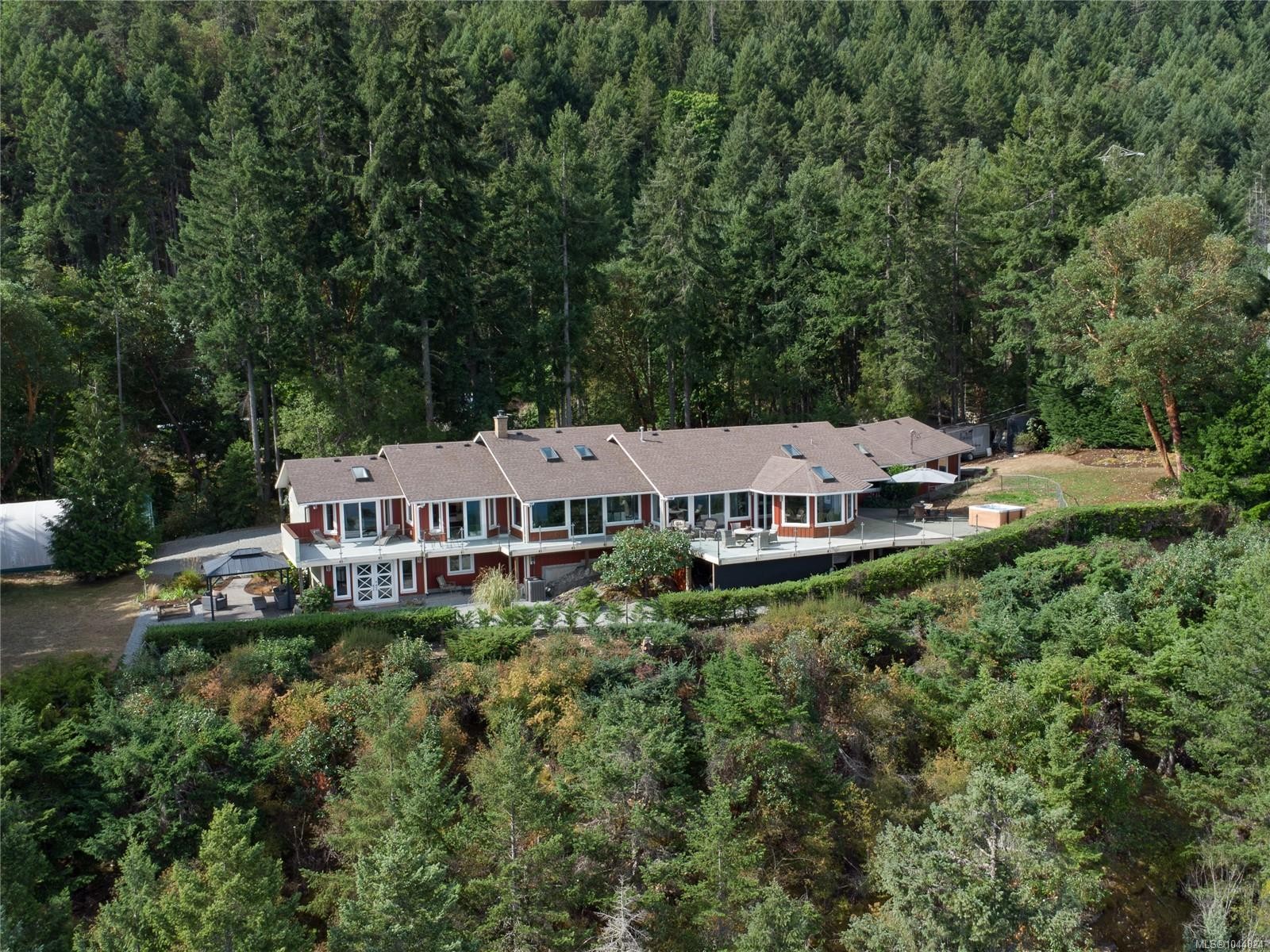 8485 Lisa Lane, Lantzville, BC