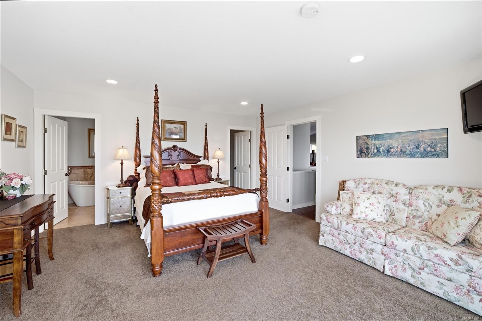8485 Lisa Lane, Lantzville, BC