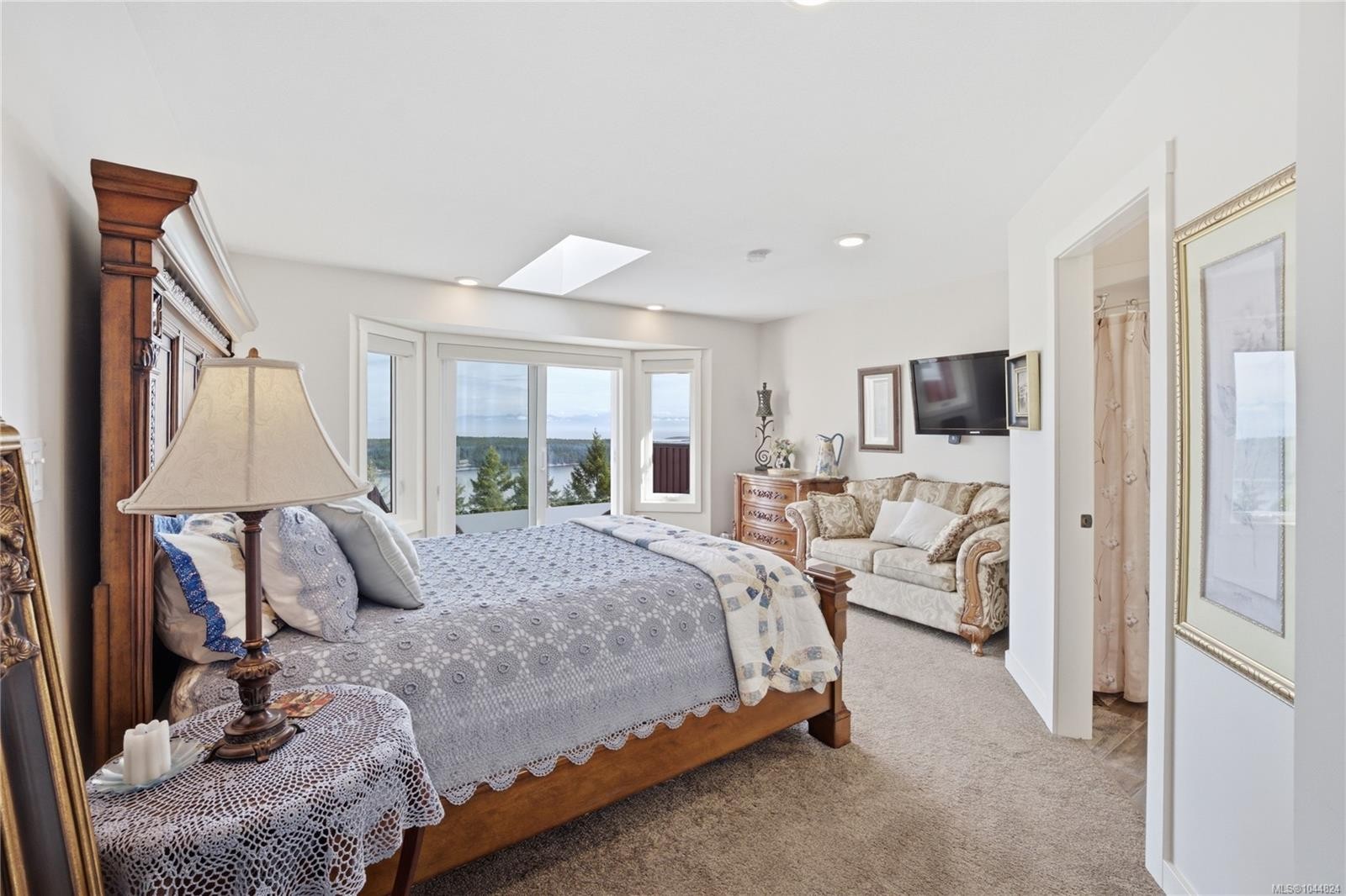 8485 Lisa Lane, Lantzville, BC