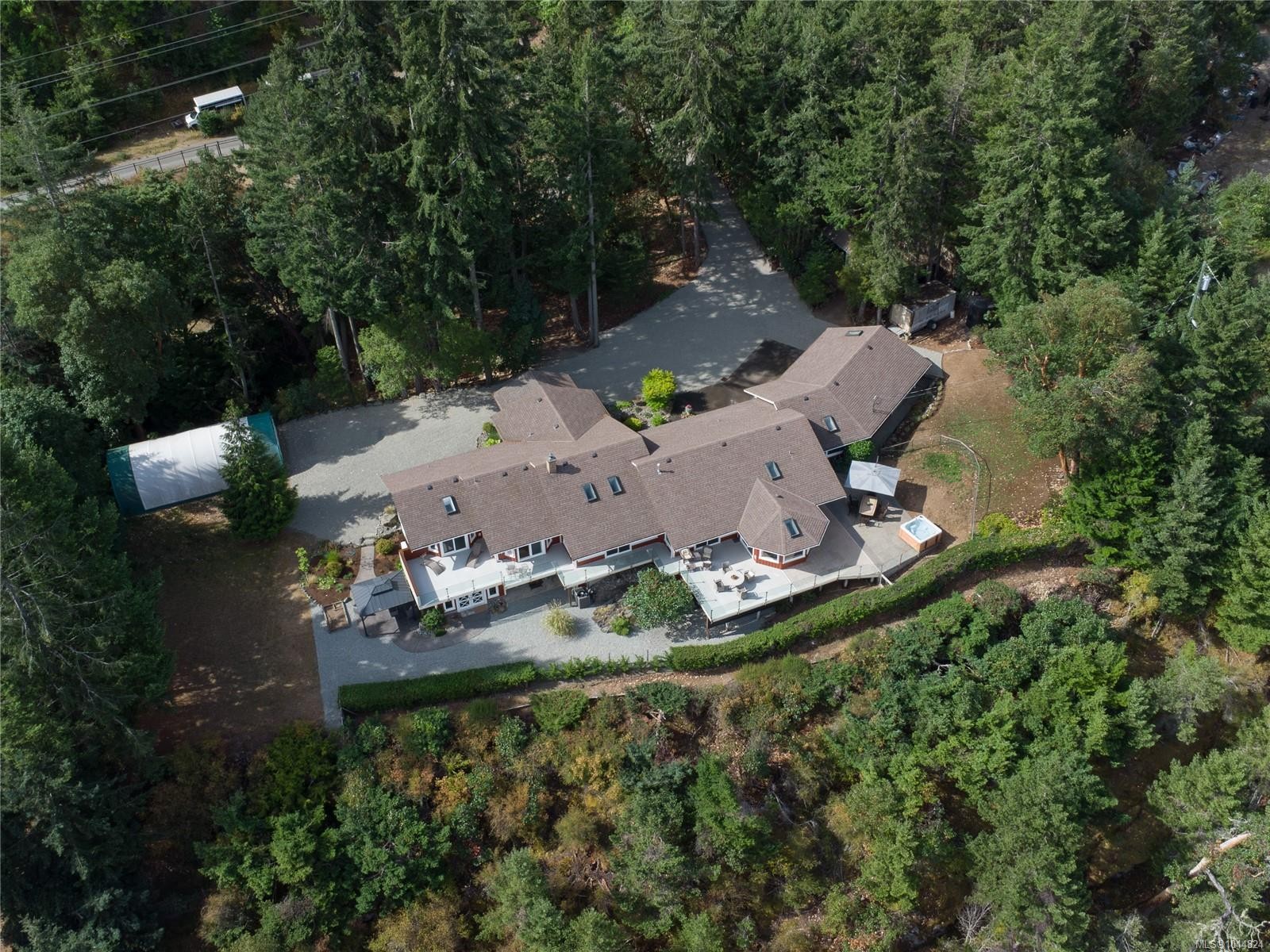 8485 Lisa Lane, Lantzville, BC