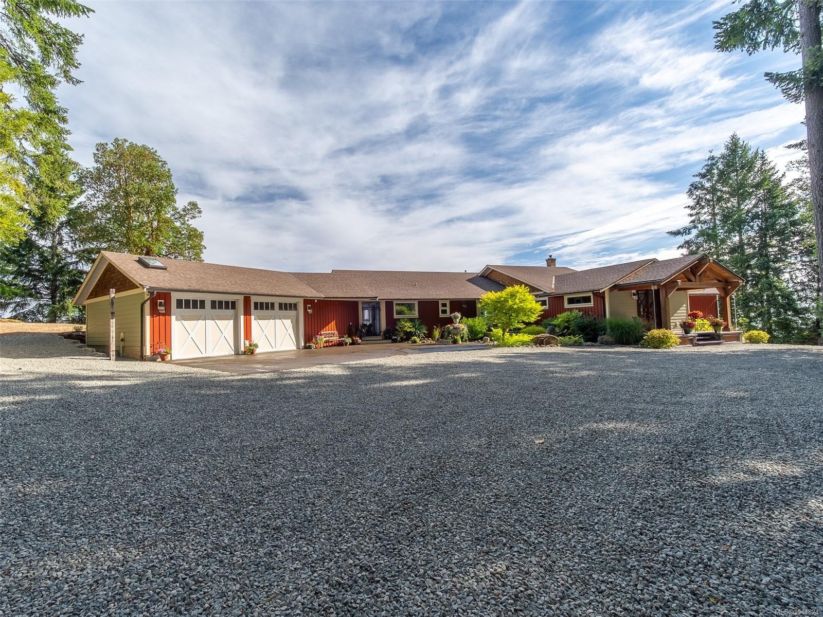 8485 Lisa Lane, Lantzville, BC