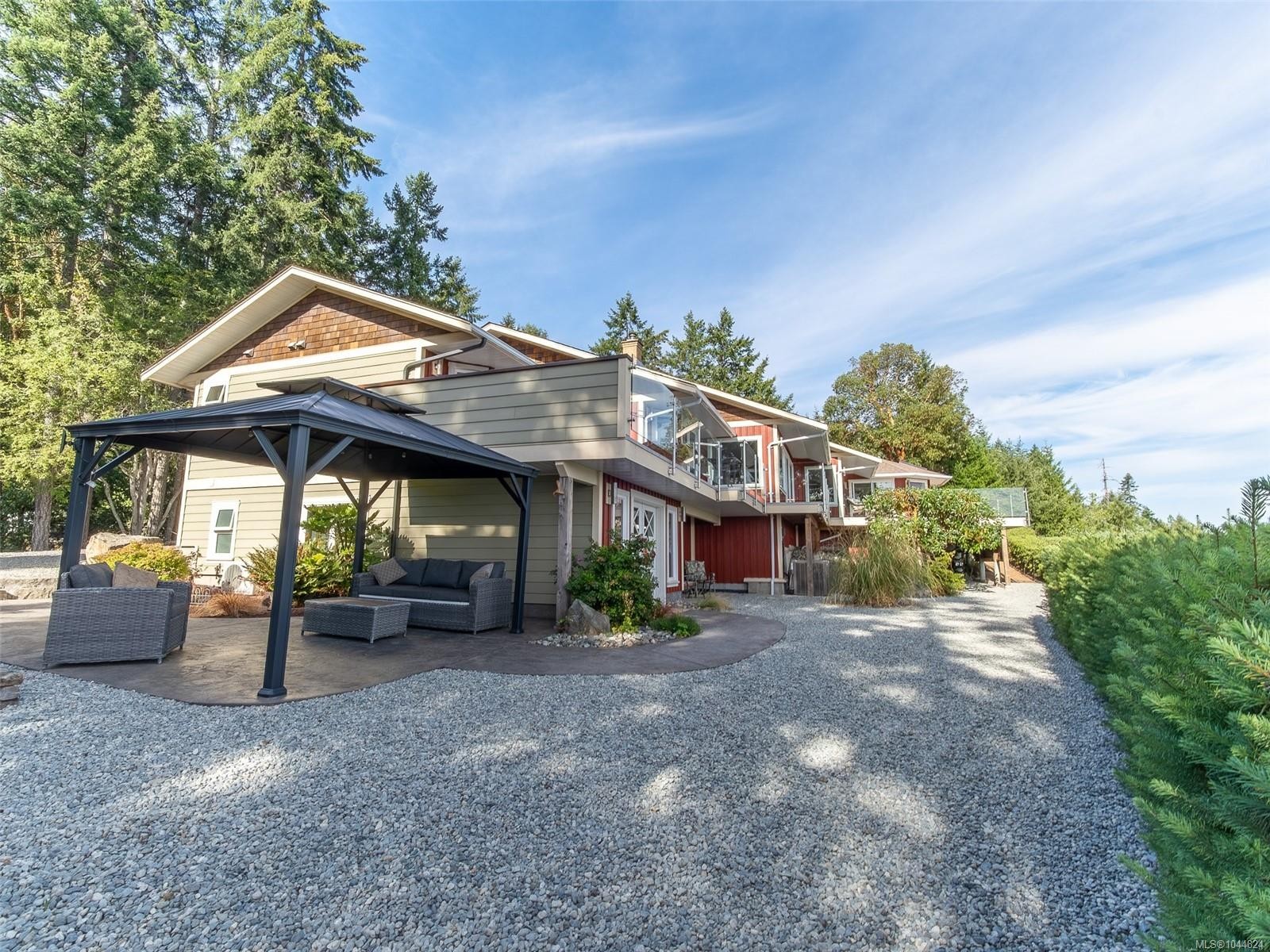 8485 Lisa Lane, Lantzville, BC