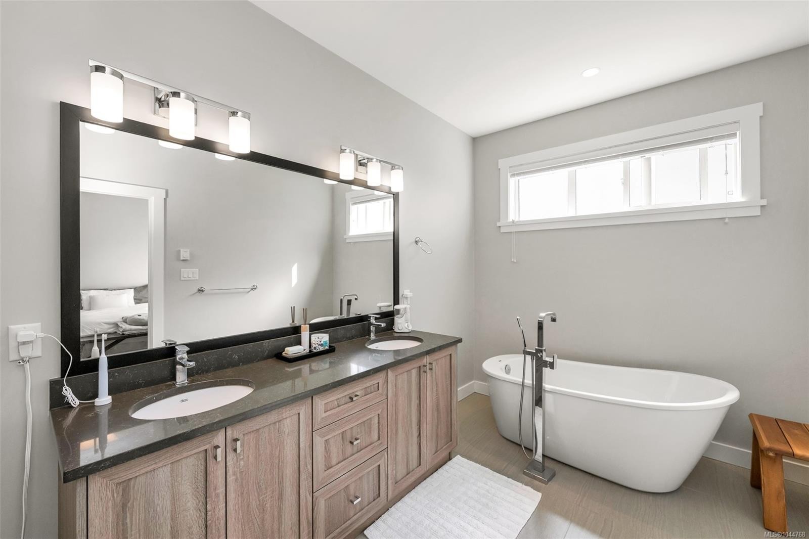 2423 Echo Valley Dr, Langford, BC