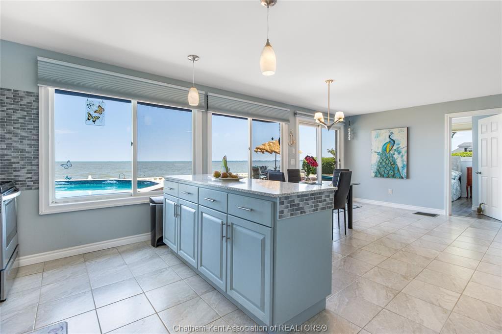 95 Island Crescent, Lighthouse Cove, ON - Indoor Photo Showing Kitchen