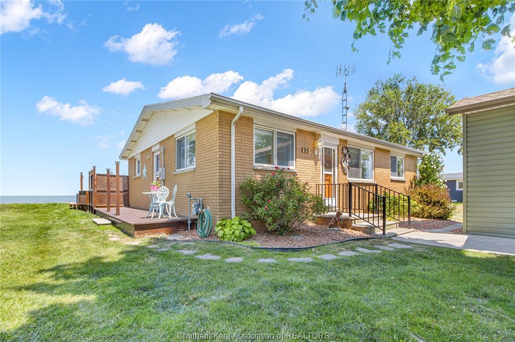 95 Island Crescent, Lighthouse Cove, ON - Outdoor With Deck Patio Veranda