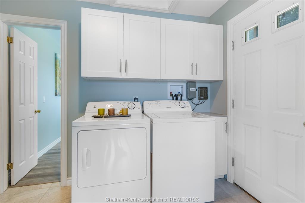 95 Island Crescent, Lighthouse Cove, ON - Indoor Photo Showing Laundry Room