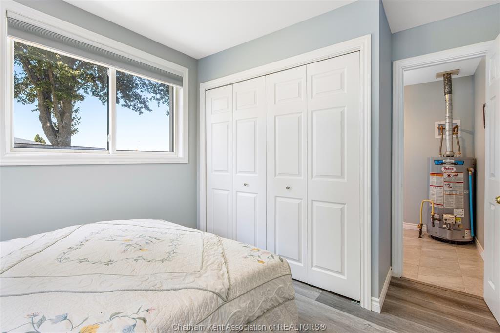 95 Island Crescent, Lighthouse Cove, ON - Indoor Photo Showing Bedroom