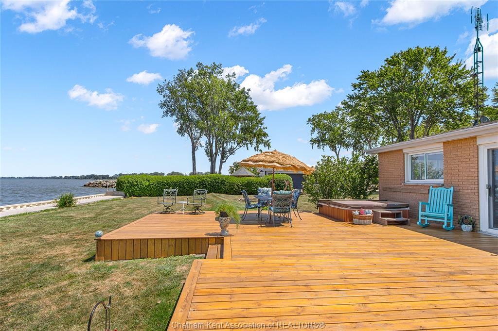 95 Island Crescent, Lighthouse Cove, ON - Outdoor With Body Of Water With Deck Patio Veranda