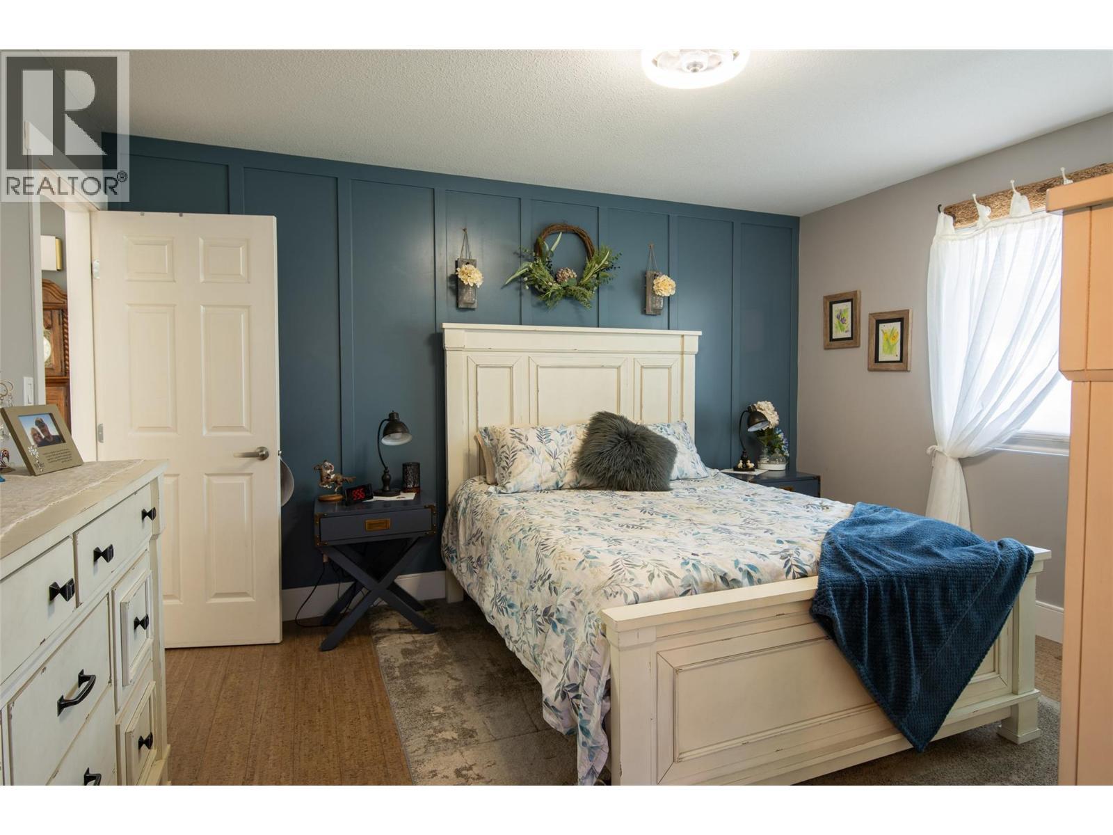 11414 Adams Avenue, Summerland, BC - Indoor Photo Showing Bedroom