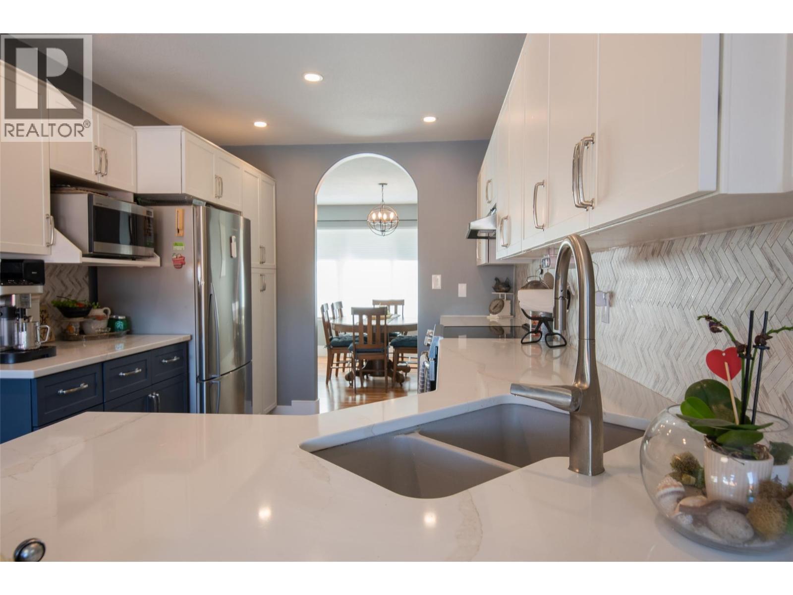 11414 Adams Avenue, Summerland, BC - Indoor Photo Showing Kitchen With Stainless Steel Kitchen With Double Sink