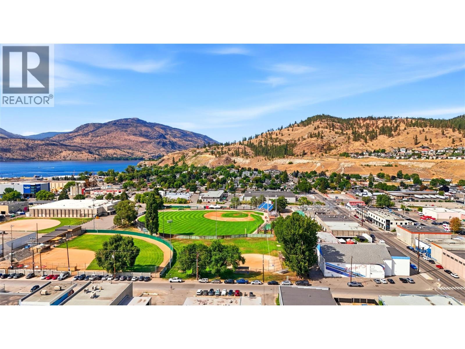623 Clement Avenue, Kelowna, BC - Outdoor With Body Of Water With View