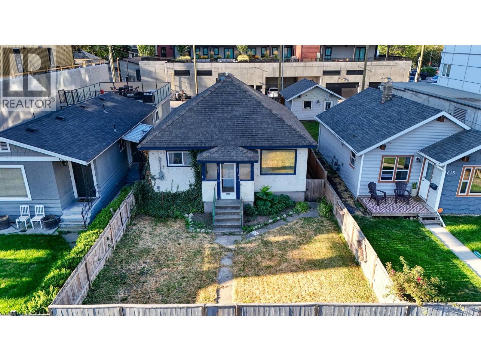 623 Clement Ave. - 623 Clement Avenue, Kelowna, BC - Outdoor With Facade