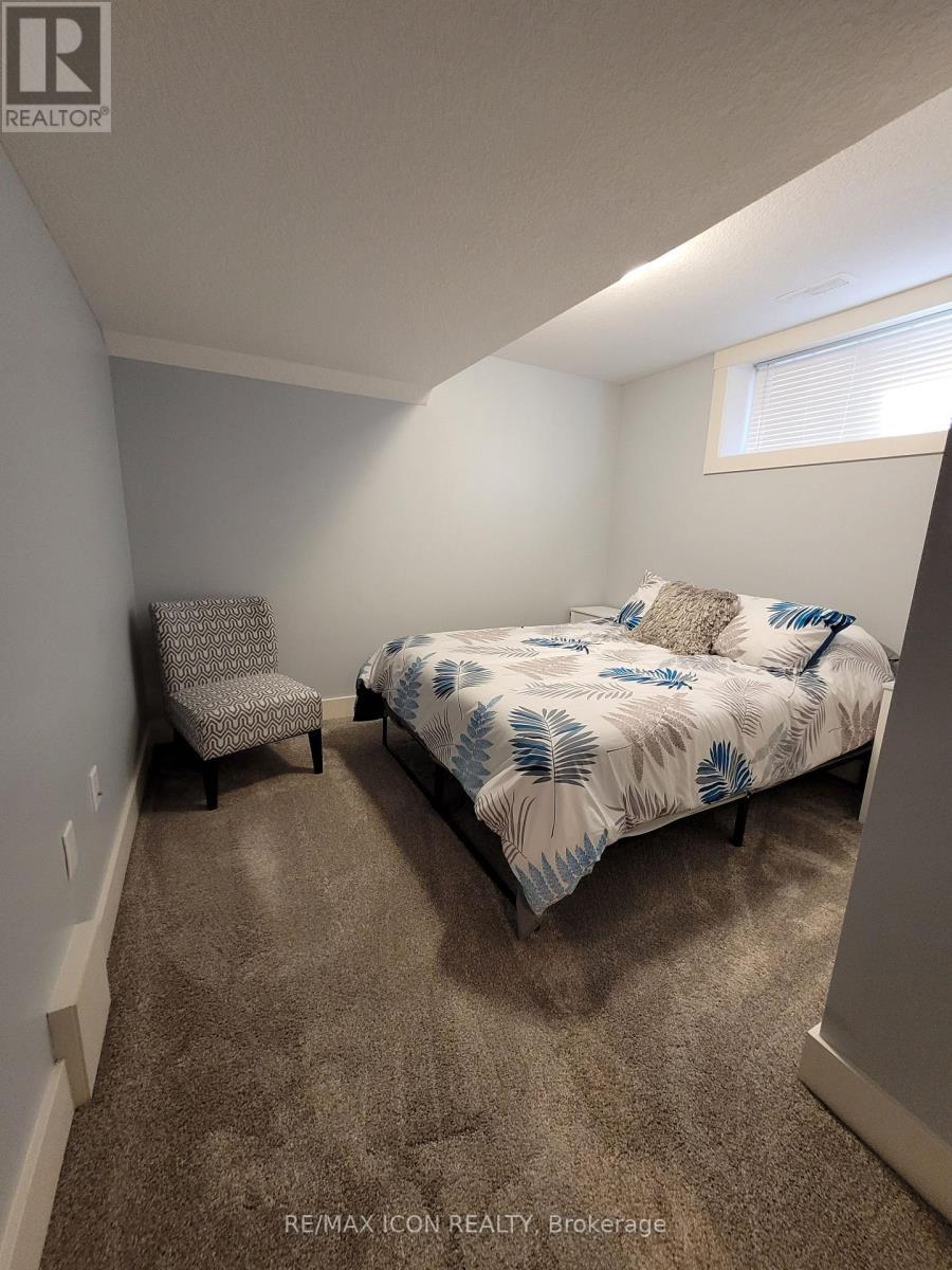 355 Northport Drive, Saugeen Shores, ON - Indoor Photo Showing Bedroom
