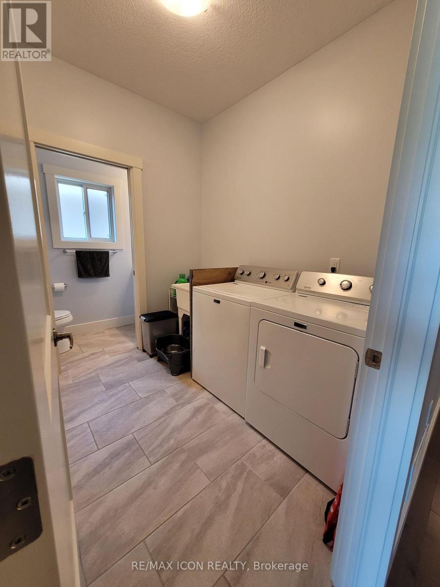 355 Northport Drive, Saugeen Shores, ON - Indoor Photo Showing Laundry Room