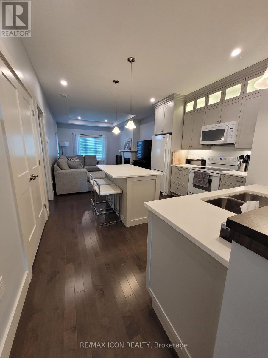 355 Northport Drive, Saugeen Shores, ON - Indoor Photo Showing Kitchen