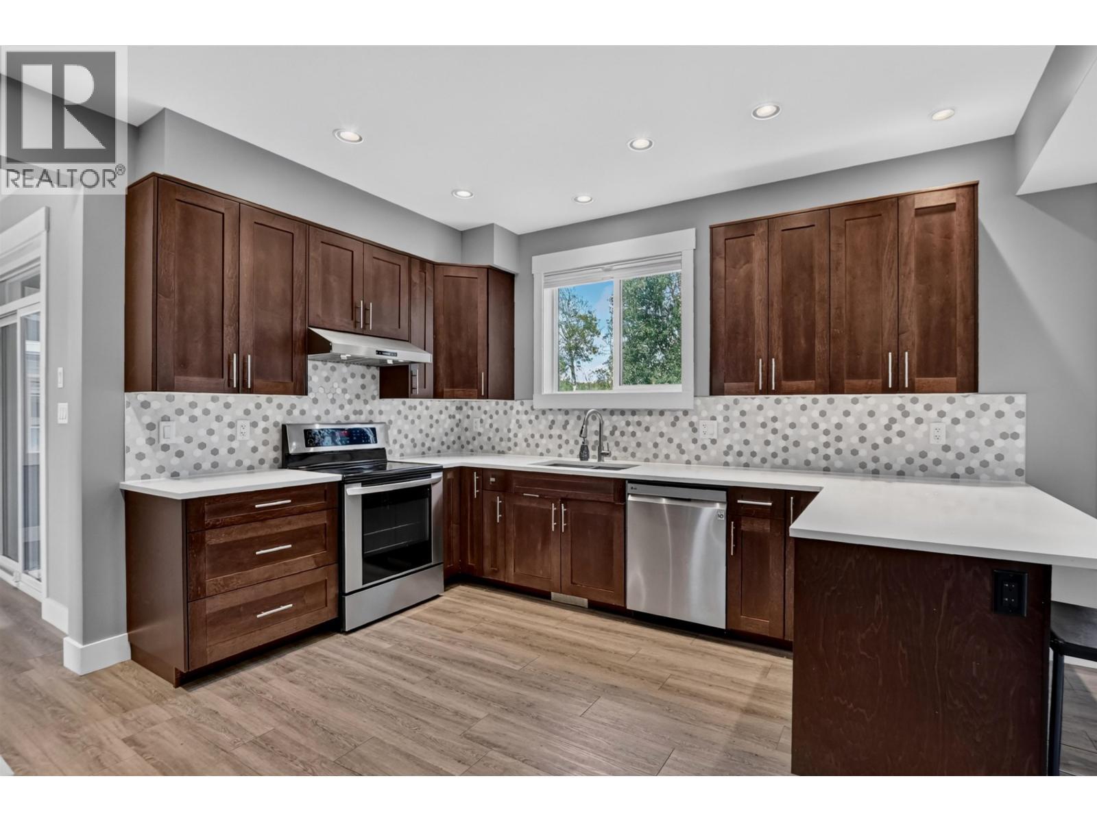 1218 Orizaba Court, Prince George, BC - Indoor Photo Showing Kitchen