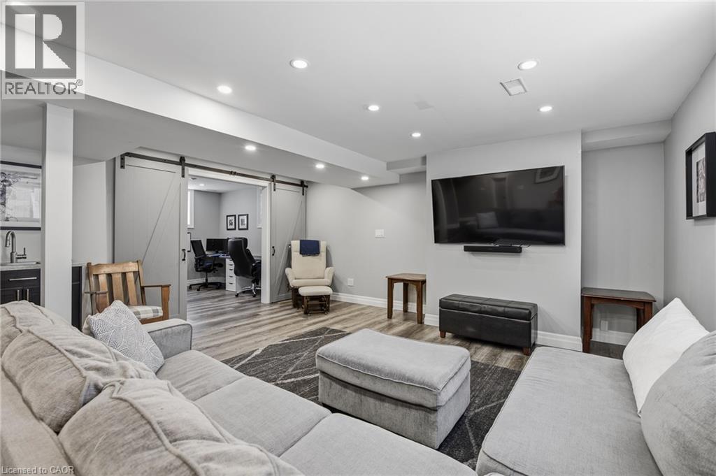 936 Dunblane Court, Kitchener, ON - Indoor Photo Showing Living Room
