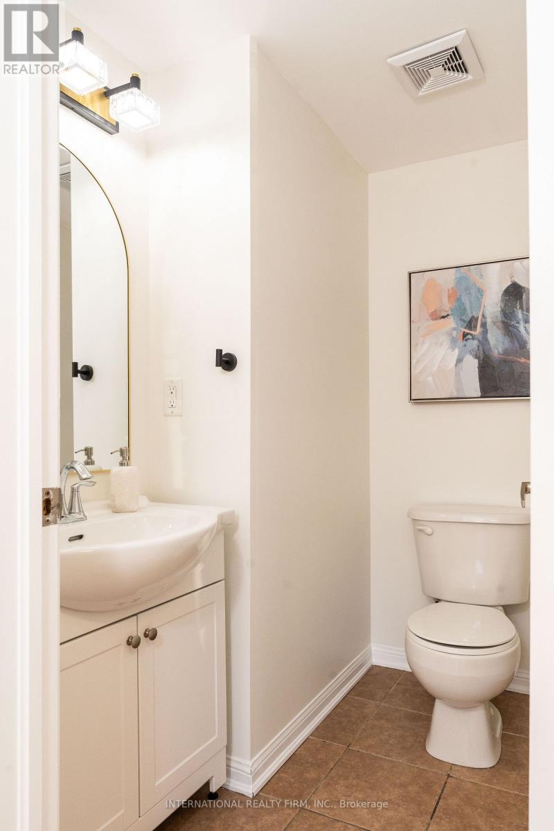 720 Stagg Gardens, Milton, ON - Indoor Photo Showing Bathroom
