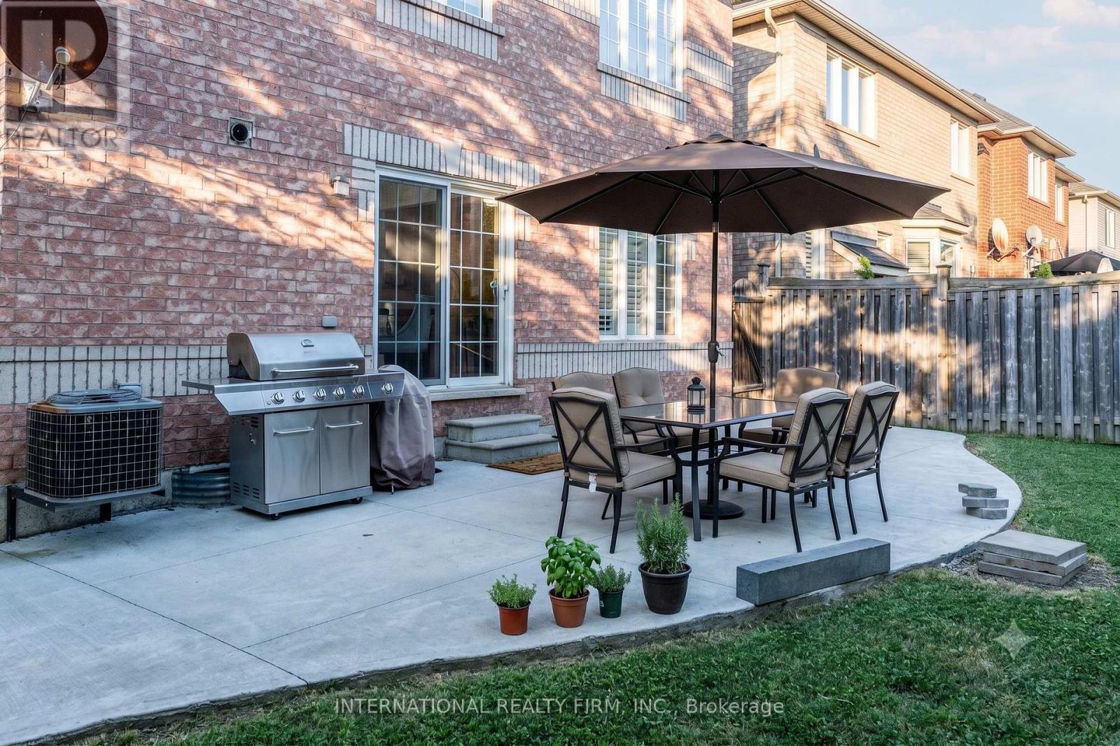 720 Stagg Gardens, Milton, ON - Outdoor With Deck Patio Veranda