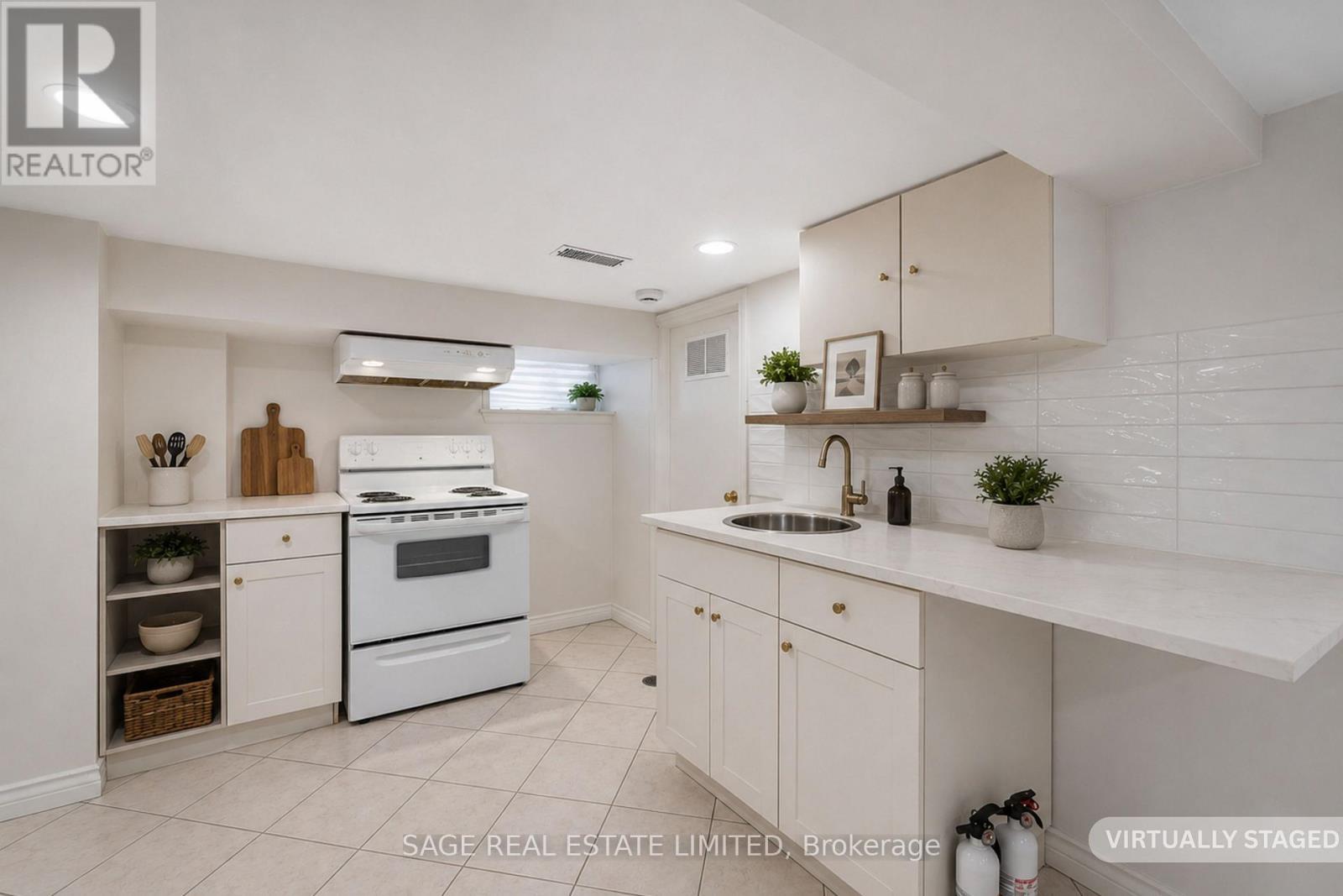 521 Glen Park Avenue, Toronto, ON - Indoor Photo Showing Kitchen