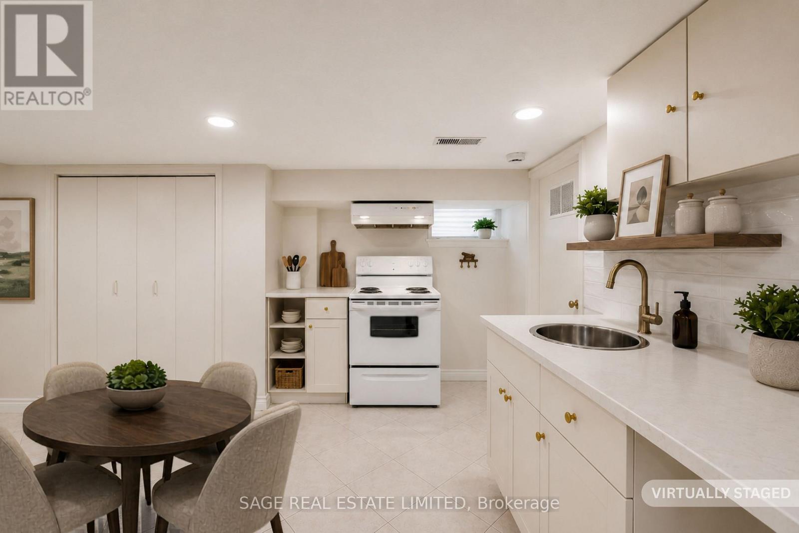 521 Glen Park Avenue, Toronto, ON - Indoor