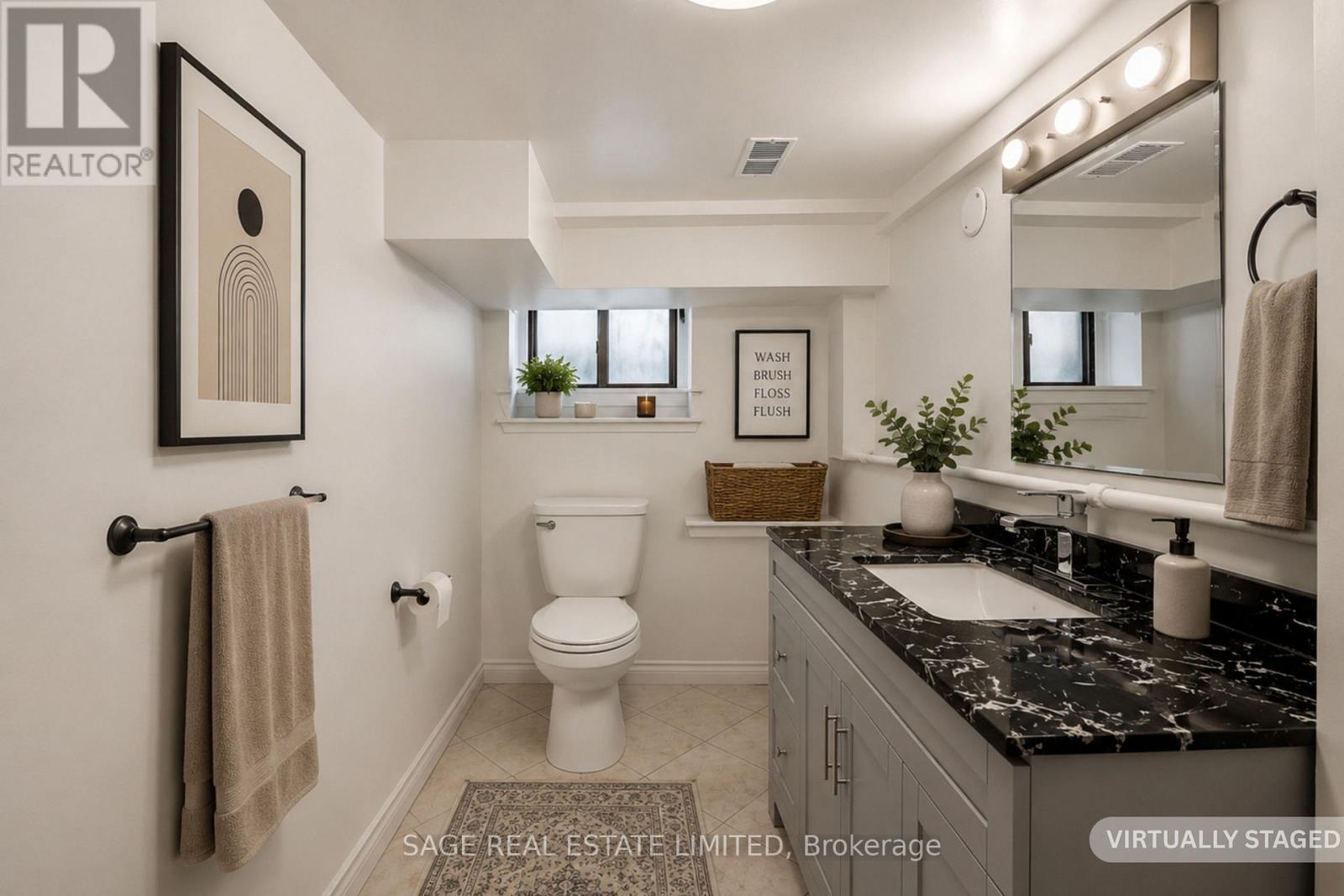 521 Glen Park Avenue, Toronto, ON - Indoor Photo Showing Bathroom