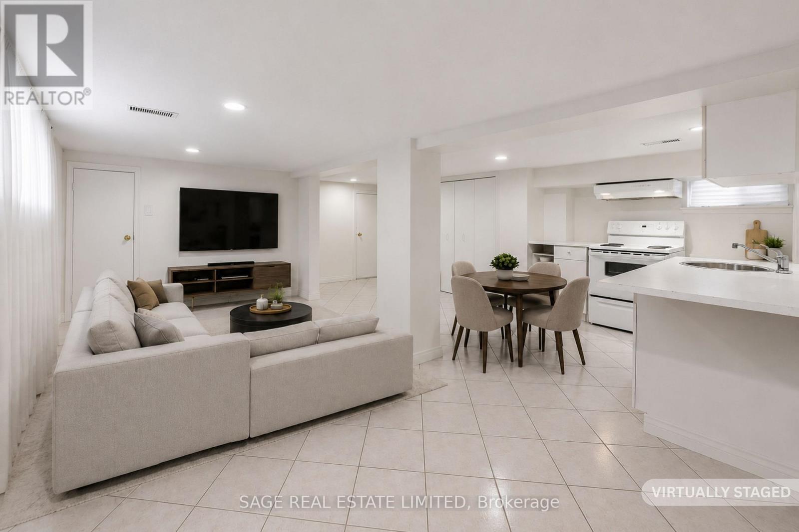 521 Glen Park Avenue, Toronto, ON - Indoor