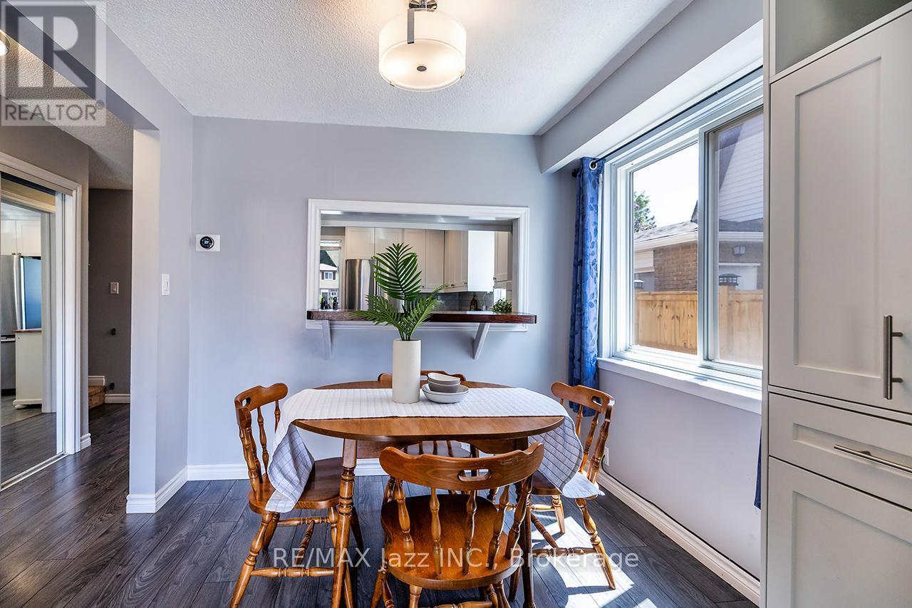 1324 Astra Court, Oshawa (Eastdale), ON - Indoor Photo Showing Dining Room