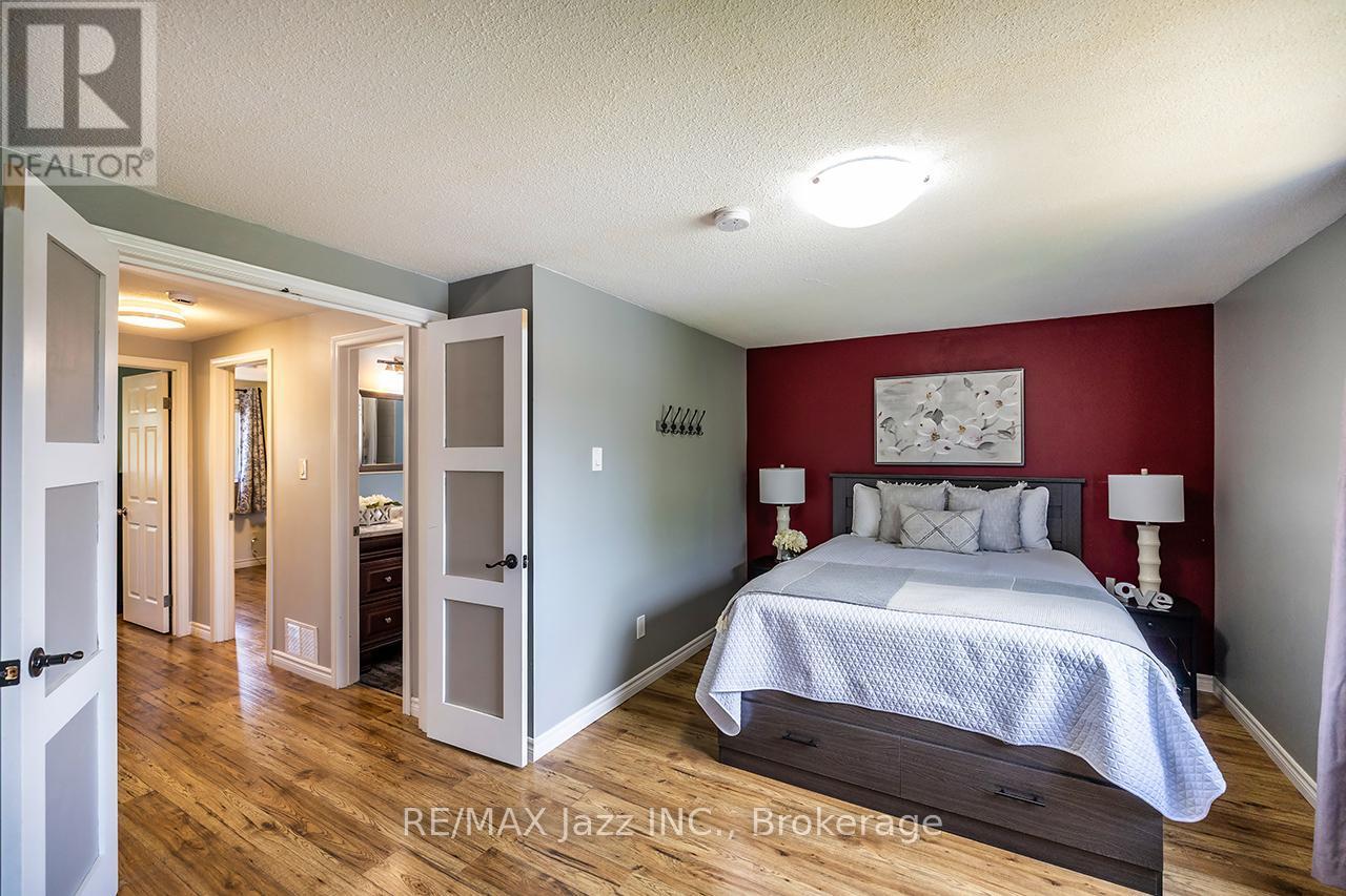 1324 Astra Court, Oshawa (Eastdale), ON - Indoor Photo Showing Bedroom