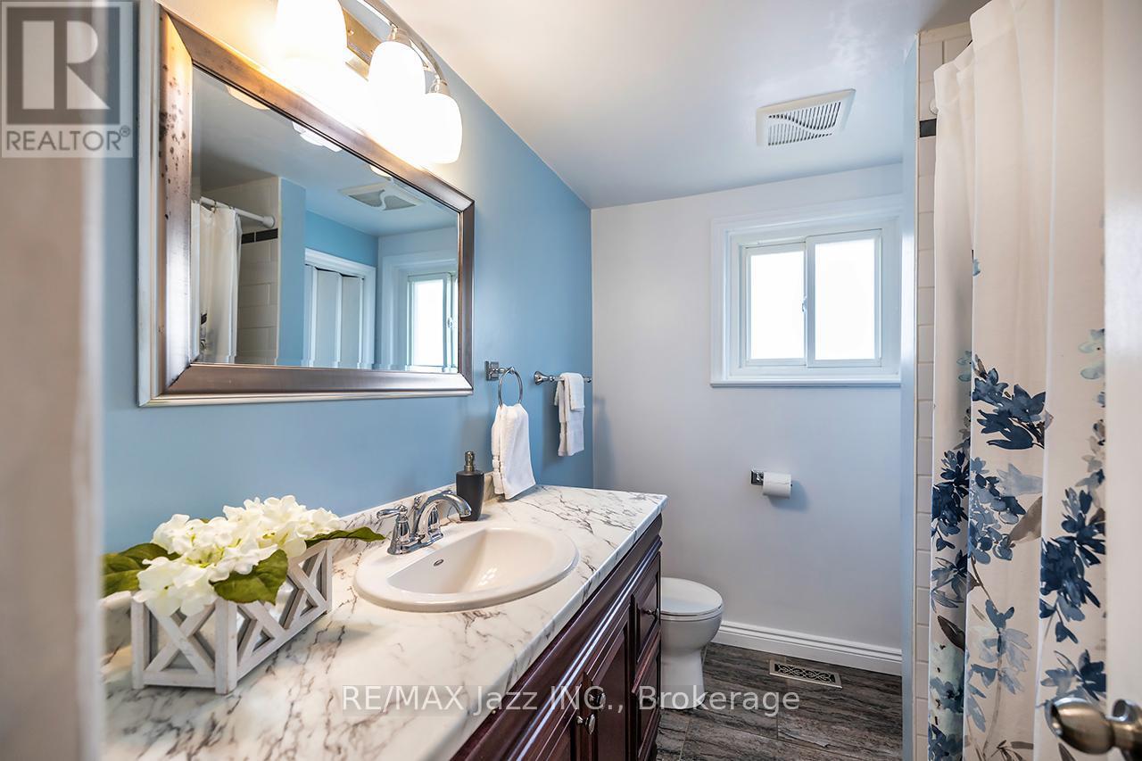 1324 Astra Court, Oshawa (Eastdale), ON - Indoor Photo Showing Bathroom