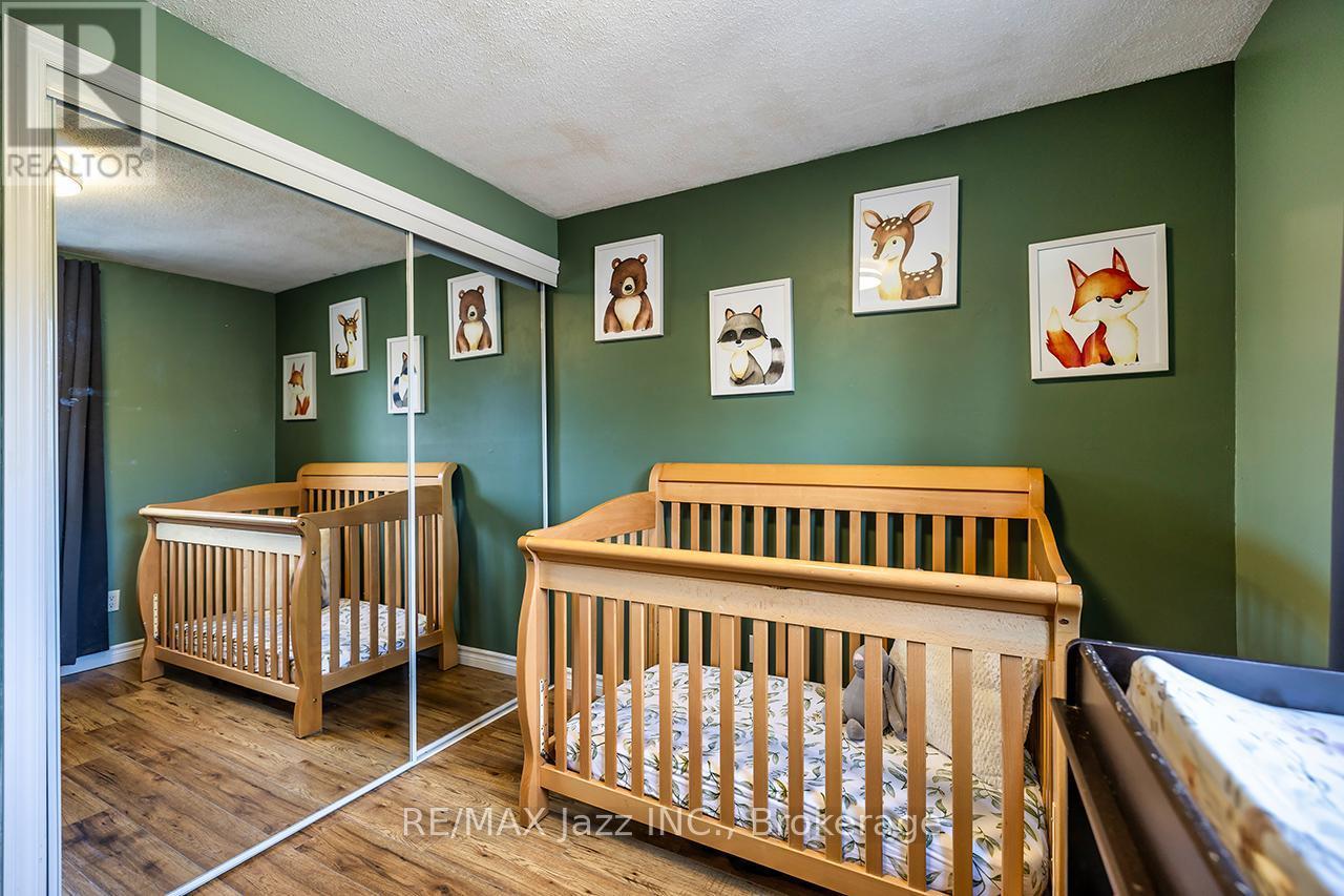 1324 Astra Court, Oshawa (Eastdale), ON - Indoor Photo Showing Bedroom