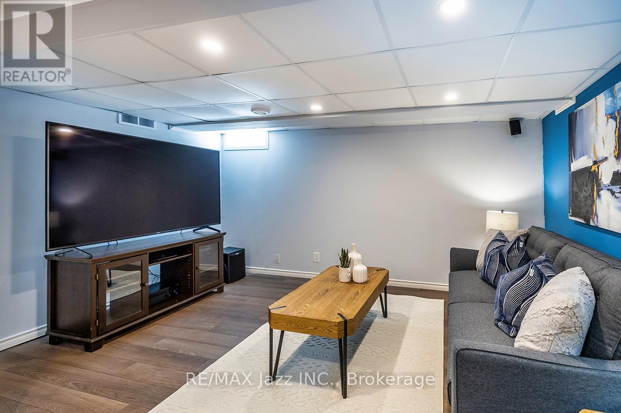 1324 Astra Court, Oshawa (Eastdale), ON - Indoor Photo Showing Other Room