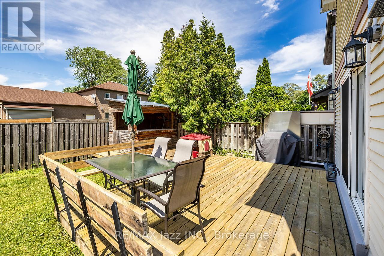 1324 Astra Court, Oshawa (Eastdale), ON - Outdoor With Deck Patio Veranda With Exterior