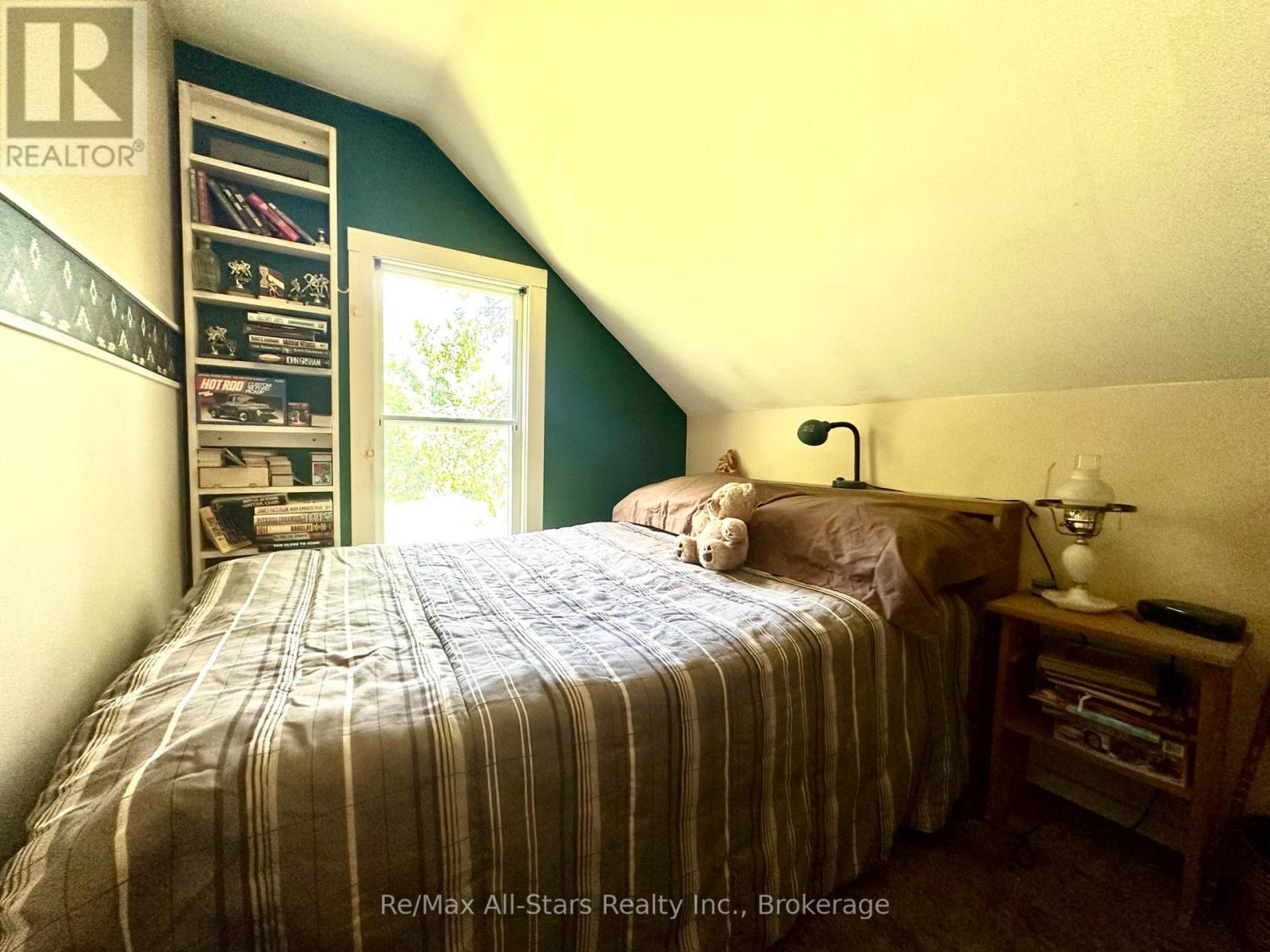 547 County Rd 36, Trent Lakes, ON - Indoor Photo Showing Bedroom