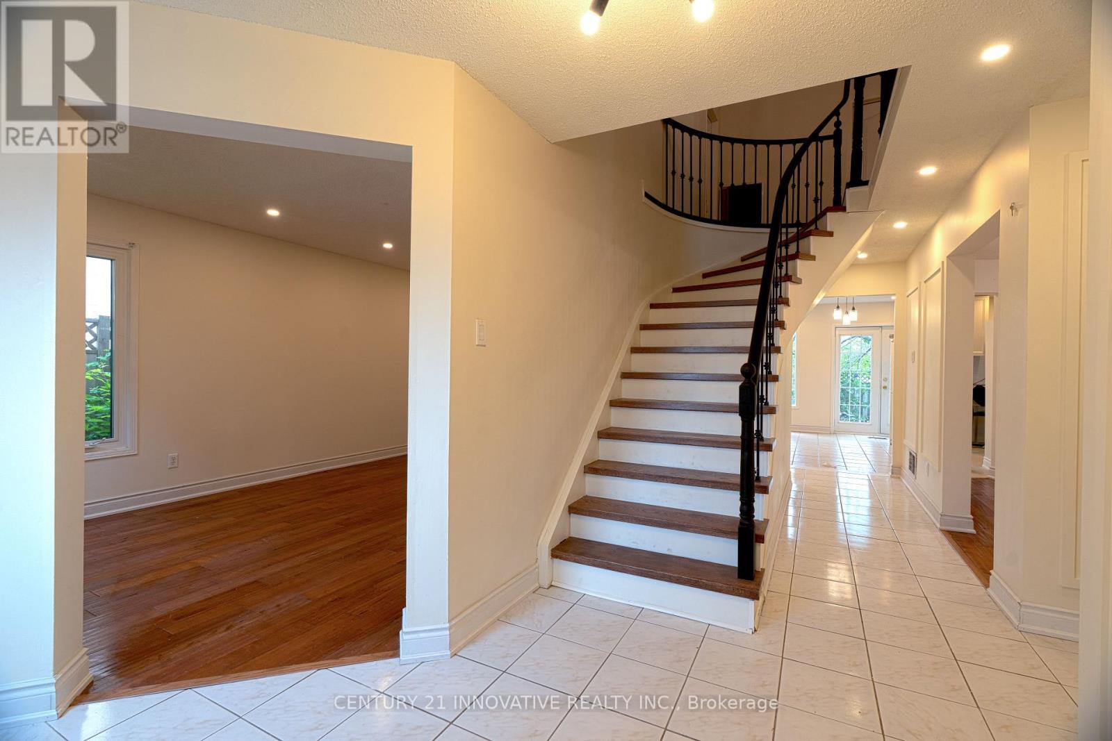 35 Magill Drive, Ajax, ON - Indoor Photo Showing Other Room