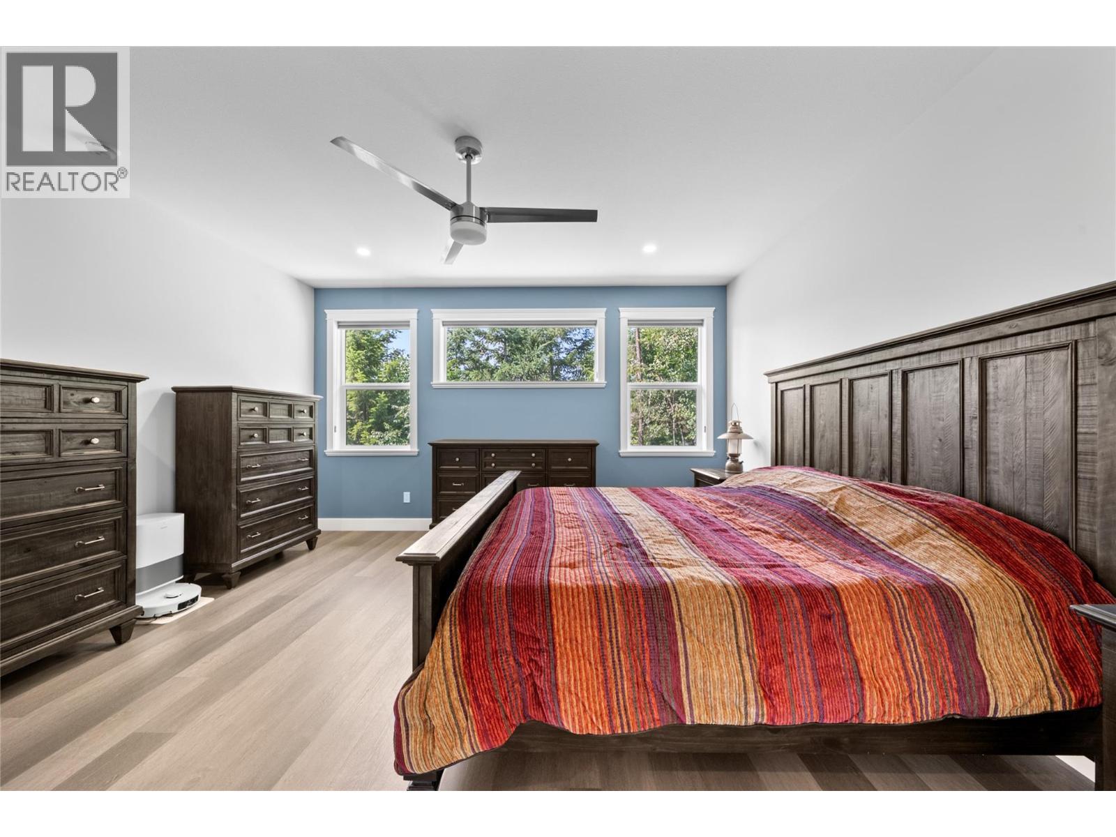 2592 Alpen Paradies Road Unit# 58, Blind Bay, BC - Indoor Photo Showing Bedroom