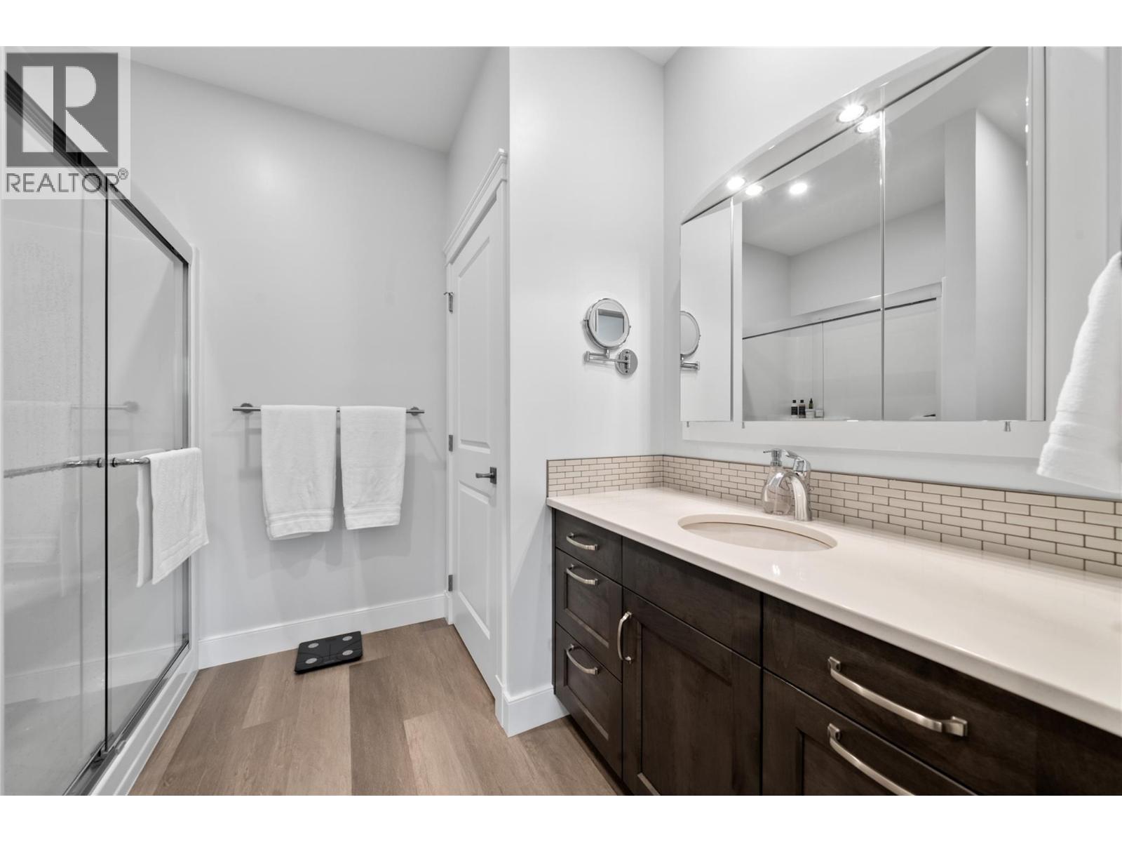 2592 Alpen Paradies Road Unit# 58, Blind Bay, BC - Indoor Photo Showing Bathroom