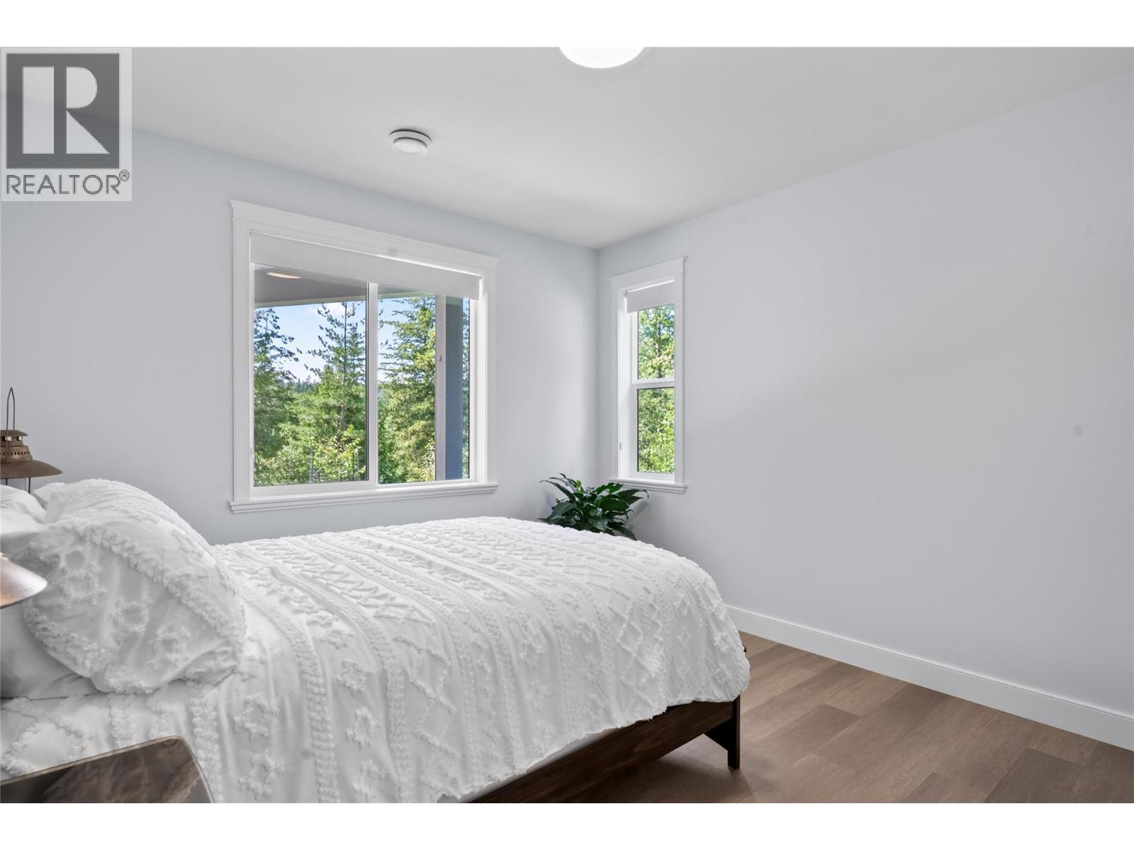 2592 Alpen Paradies Road Unit# 58, Blind Bay, BC - Indoor Photo Showing Bedroom
