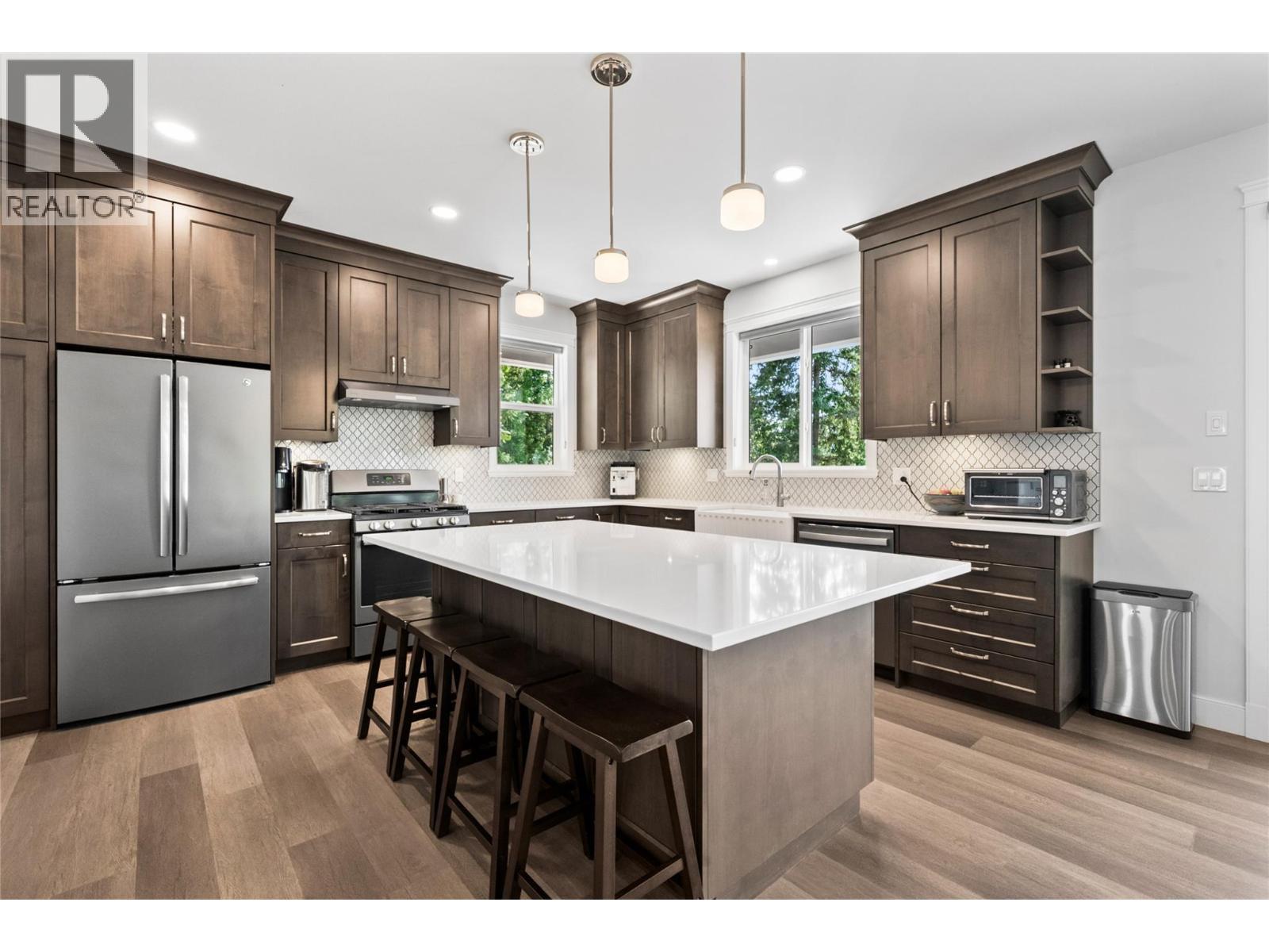 2592 Alpen Paradies Road Unit# 58, Blind Bay, BC - Indoor Photo Showing Kitchen With Upgraded Kitchen