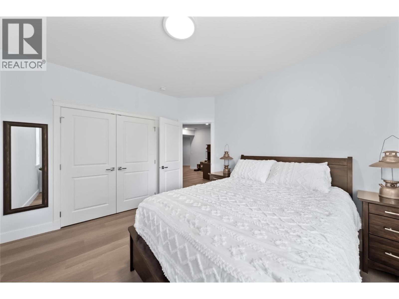 2592 Alpen Paradies Road Unit# 58, Blind Bay, BC - Indoor Photo Showing Bedroom